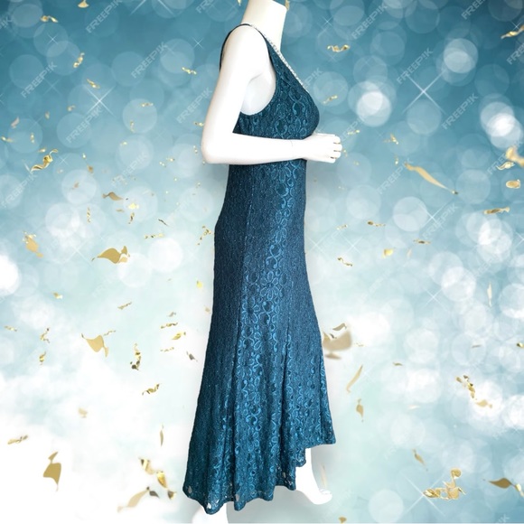 NY COLLECTION SPARKLY TEAL LACE EVENING GOWN & PEARL NECKLINE. WOMEN’S SIZE L - Picture 4 of 10